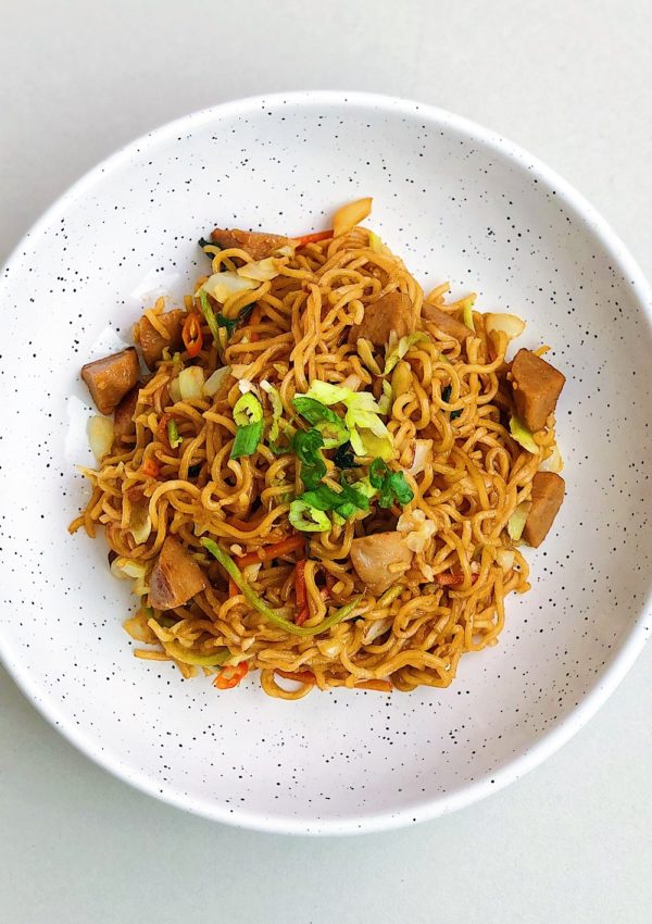 Easy Indonesian Fried Noodles (Mie Goreng)