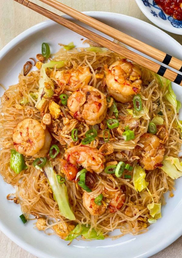 Stir-Fried Rice Noodles (Kuey Teow Goreng) - Toast to Home